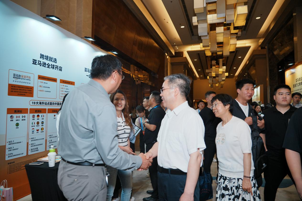 曹利强校长与企业交流